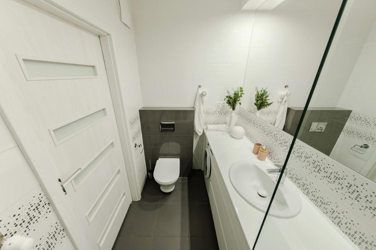Studio Wola Apartament Kasprzaka - Wifi + Smart Tv Varşova Dış mekan fotoğraf